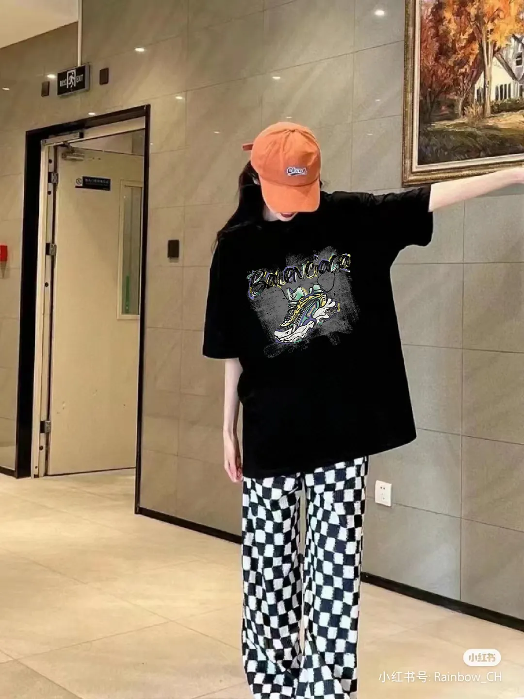 P80✨🔥 BALENCIAGA Paris lettering printed short-sleeved T-shirt. Custom-woven and dyed 300 grams of combed cotton heavyweight fabric. Zero color difference in threads. Perfect details. Different from the current currency version. Welcome to compare. Same Style for men and women. Must-sell in the picture above. Color: White Black Size: 1 2 3 4